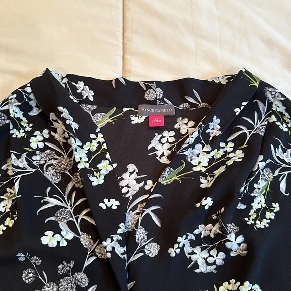 Vince Camuto Plus Size Women’s Sleeveless Tunic. Size 3x. Black with grey print. - Picture 3 of 7